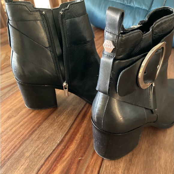 DKNY black leather Chelsea dress ankle boots - Picture 2 of 7